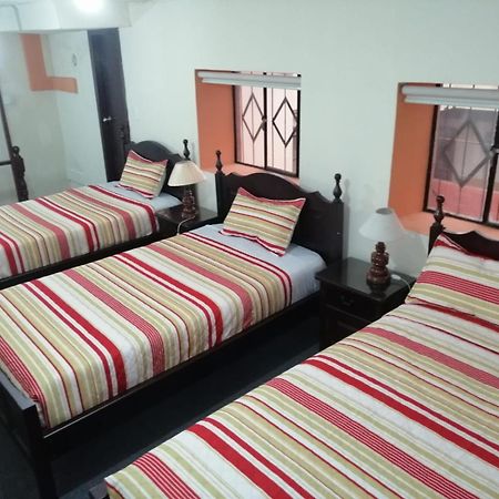 Hostal Victoria Quito Buitenkant foto
