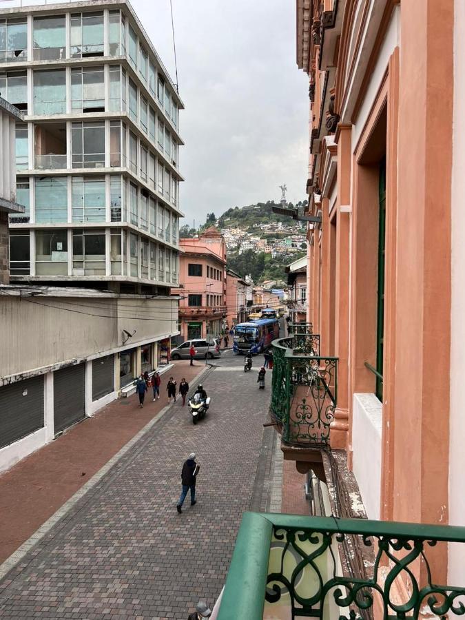 Hostal Victoria Quito Buitenkant foto