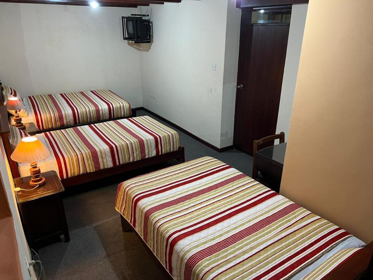 Hostal Victoria Quito Buitenkant foto