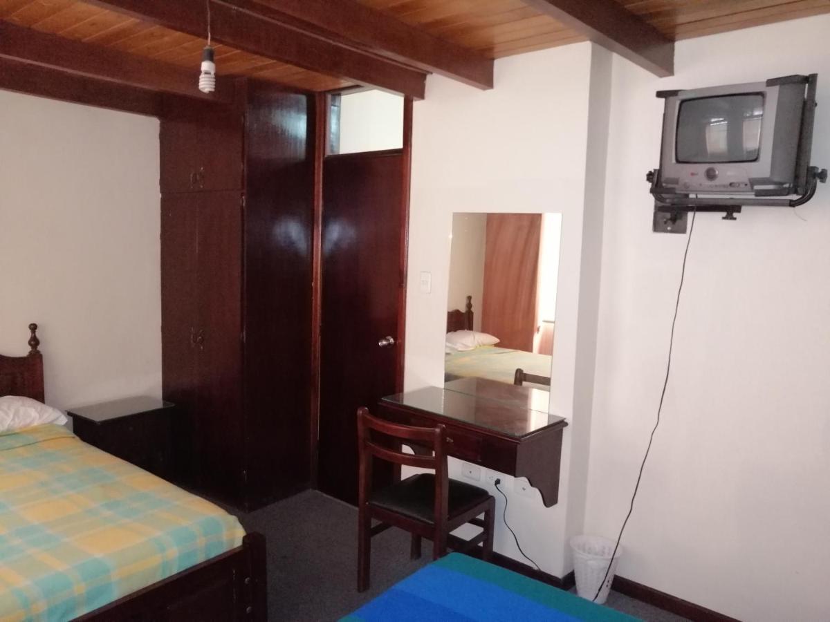 Hostal Victoria Quito Buitenkant foto