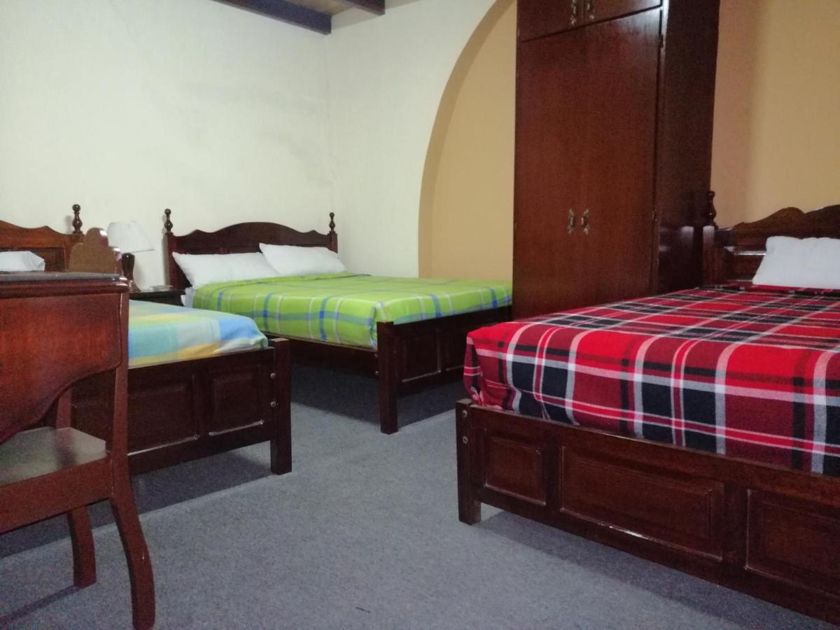 Hostal Victoria Quito Buitenkant foto