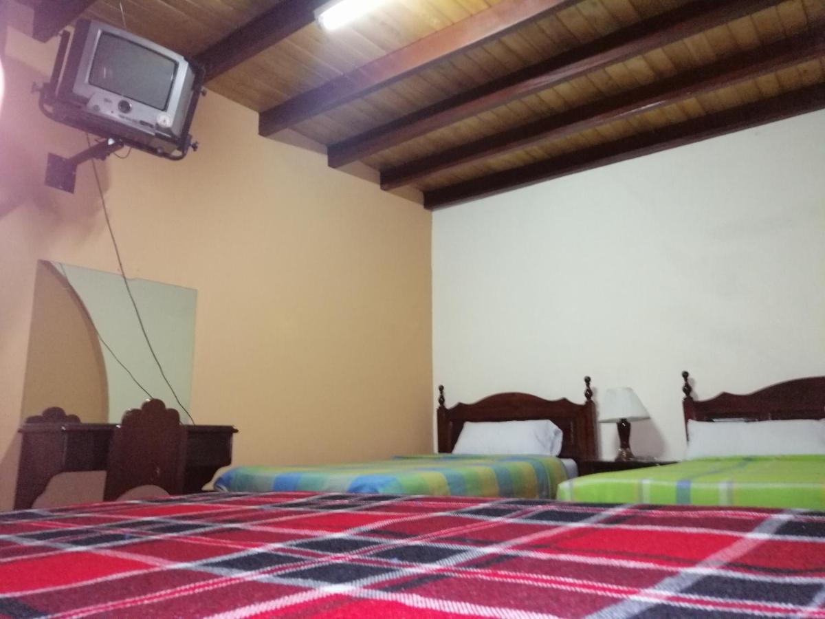 Hostal Victoria Quito Buitenkant foto