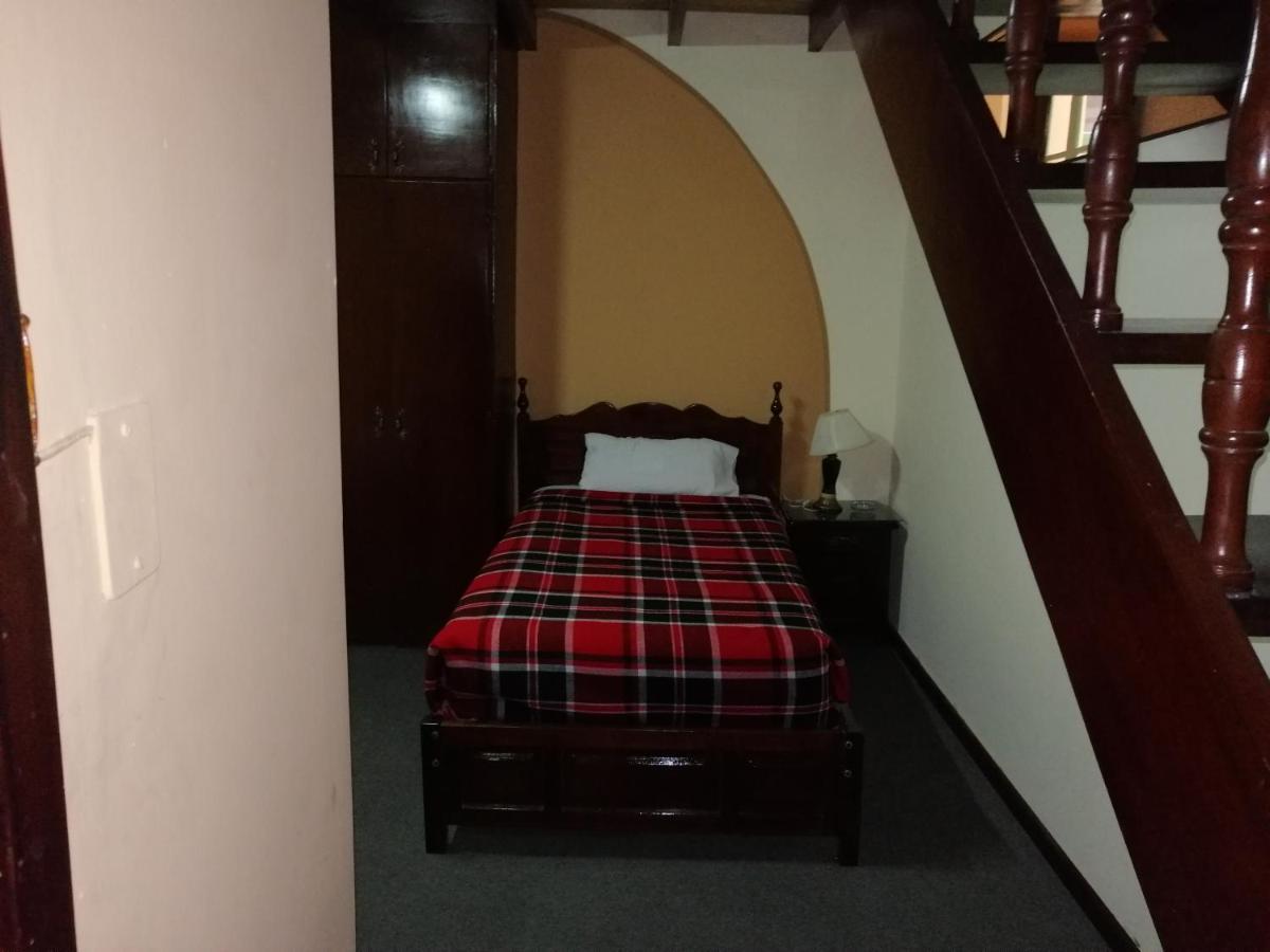 Hostal Victoria Quito Buitenkant foto