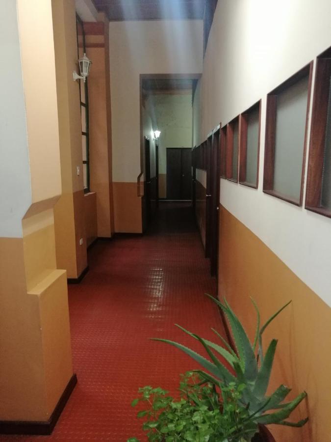Hostal Victoria Quito Buitenkant foto