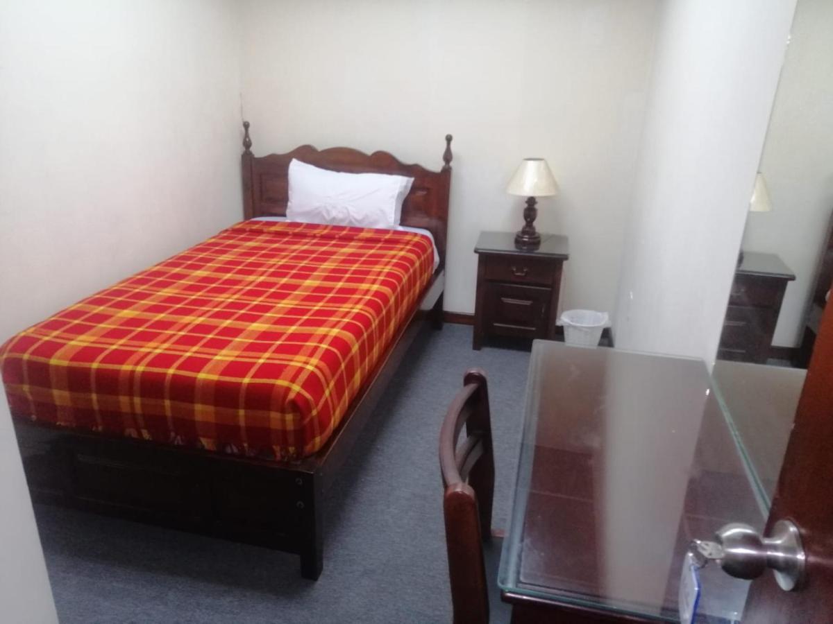 Hostal Victoria Quito Buitenkant foto